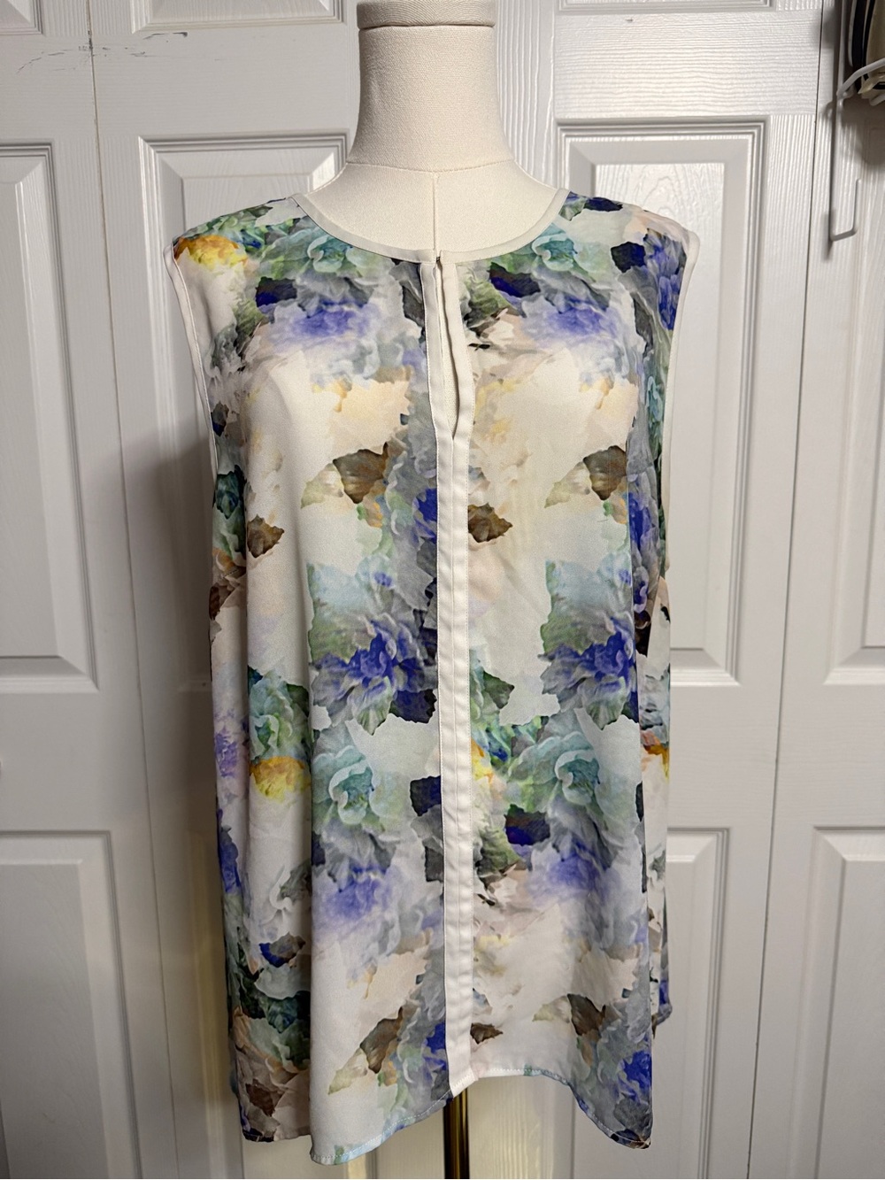 Sleeveless Floral Watercolor Print Blouse - White Multi